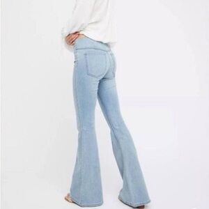Free People Light Wash Pull on Flare Jeans Size 26 - Retro Vibes